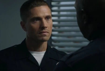 Кадр из сериала Новичок / Новобранец